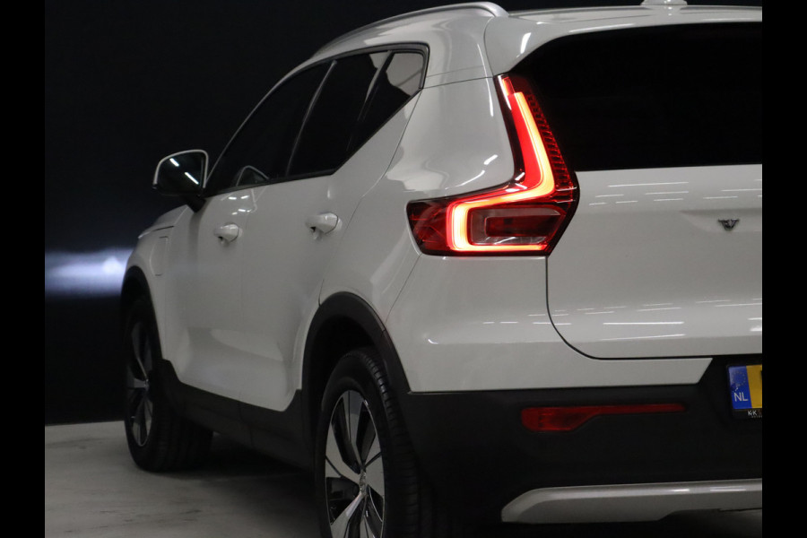 Volvo XC40 1.5 T5 Twin Engine Momentum Pro [APPLE CARPLAY, DIGITAL DASH, CRUISE CONTROL,  SCHUIFKANTELDAK, STUURVERWARMING, STOELVERWARMING V+A,  PDC ACHTER,  ELEKTRISCHE ACHTERKLEP, NAVIGATIE, NIEUWSTAAT]