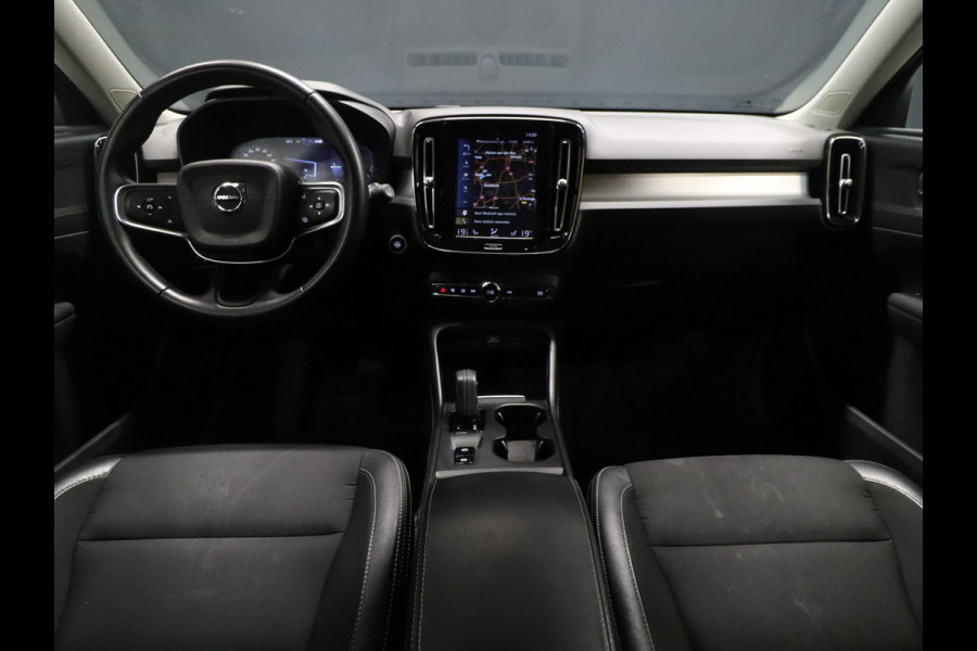 Volvo XC40 1.5 T5 Twin Engine Momentum Pro [APPLE CARPLAY, DIGITAL DASH, CRUISE CONTROL,  SCHUIFKANTELDAK, STUURVERWARMING, STOELVERWARMING V+A,  PDC ACHTER,  ELEKTRISCHE ACHTERKLEP, NAVIGATIE, NIEUWSTAAT]