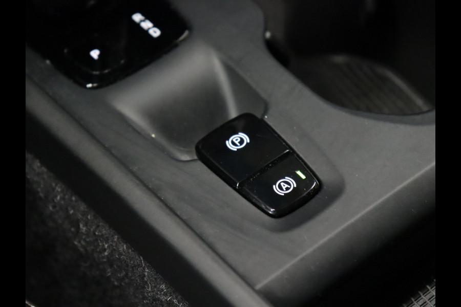 Volvo XC40 1.5 T5 Twin Engine Momentum Pro [APPLE CARPLAY, DIGITAL DASH, CRUISE CONTROL,  SCHUIFKANTELDAK, STUURVERWARMING, STOELVERWARMING V+A,  PDC ACHTER,  ELEKTRISCHE ACHTERKLEP, NAVIGATIE, NIEUWSTAAT]