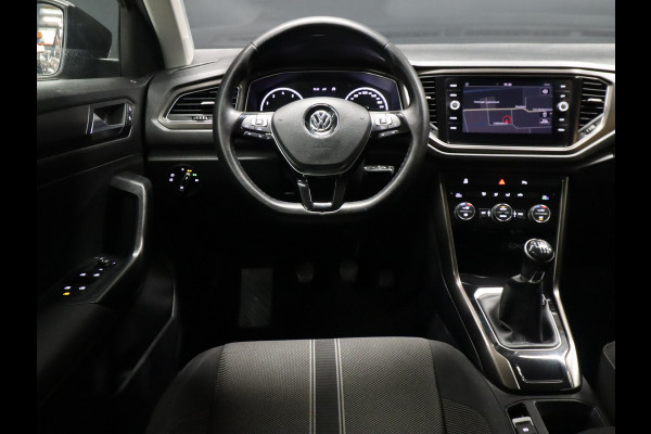 Volkswagen T-Roc 1.0 TSI Style [APPLE CARPLAY, PDC V+A, ADAPTIVE CRUISE CONTROL, CLIMATE CONTROL, STOEL MASSAGE, NAVIGATIE, NIEUWSTAAT]