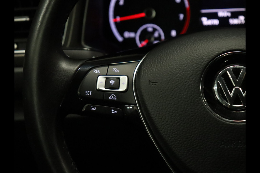 Volkswagen T-Roc 1.0 TSI Style [APPLE CARPLAY, PDC V+A, ADAPTIVE CRUISE CONTROL, CLIMATE CONTROL, STOEL MASSAGE, NAVIGATIE, NIEUWSTAAT]