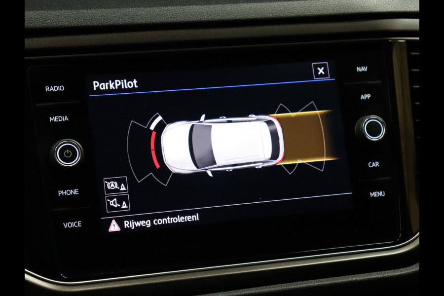 Volkswagen T-Roc 1.0 TSI Style [APPLE CARPLAY, PDC V+A, ADAPTIVE CRUISE CONTROL, CLIMATE CONTROL, STOEL MASSAGE, NAVIGATIE, NIEUWSTAAT]