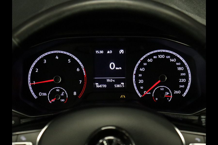 Volkswagen T-Roc 1.0 TSI Style [APPLE CARPLAY, PDC V+A, ADAPTIVE CRUISE CONTROL, CLIMATE CONTROL, STOEL MASSAGE, NAVIGATIE, NIEUWSTAAT]
