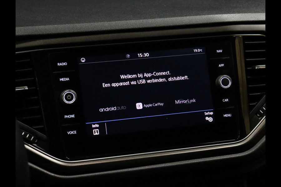 Volkswagen T-Roc 1.0 TSI Style [APPLE CARPLAY, PDC V+A, ADAPTIVE CRUISE CONTROL, CLIMATE CONTROL, STOEL MASSAGE, NAVIGATIE, NIEUWSTAAT]