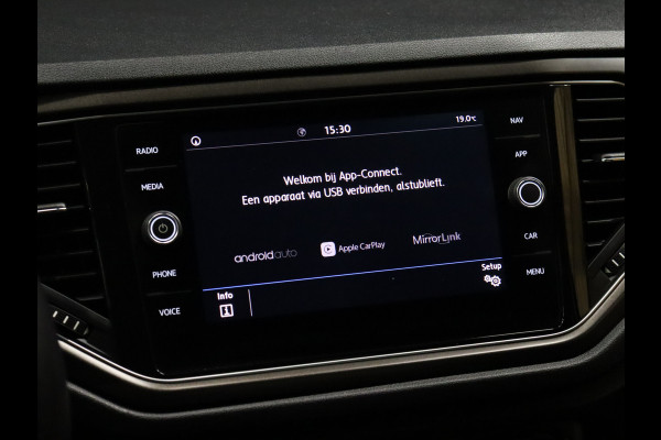 Volkswagen T-Roc 1.0 TSI Style [APPLE CARPLAY, PDC V+A, ADAPTIVE CRUISE CONTROL, CLIMATE CONTROL, STOEL MASSAGE, NAVIGATIE, NIEUWSTAAT]