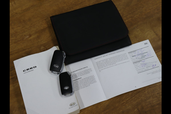Kia Ceed 1.0 T-GDi DynamicPlusLine [CARPLAY, CRUISE CONTROL, STOEL EN STUURVERWARMING, HALF LEDER, CAMERA, PDC ACHTER, CLIMATE CONTROL, NAVIGATIE, NIEUWSTAAT]