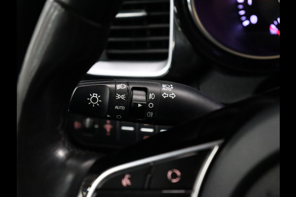 Kia Ceed 1.0 T-GDi DynamicPlusLine [CARPLAY, CRUISE CONTROL, STOEL EN STUURVERWARMING, HALF LEDER, CAMERA, PDC ACHTER, CLIMATE CONTROL, NAVIGATIE, NIEUWSTAAT]