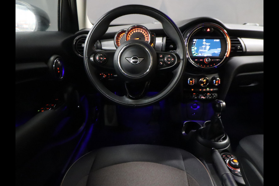 MINI Mini 1.5 Cooper Pepper [APPLE CARPLAY, SFEERVERLICHTING, CRUISE CONTROL, CLIMATE CONTROL, KEYLESS START, NAVIGATIE, NIEUWSTAAT]
