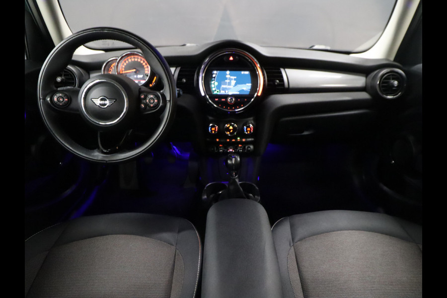 MINI Mini 1.5 Cooper Pepper [APPLE CARPLAY, SFEERVERLICHTING, CRUISE CONTROL, CLIMATE CONTROL, KEYLESS START, NAVIGATIE, NIEUWSTAAT]