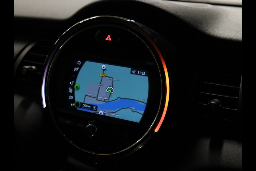 MINI Mini 1.5 Cooper Pepper [APPLE CARPLAY, SFEERVERLICHTING, CRUISE CONTROL, CLIMATE CONTROL, KEYLESS START, NAVIGATIE, NIEUWSTAAT]