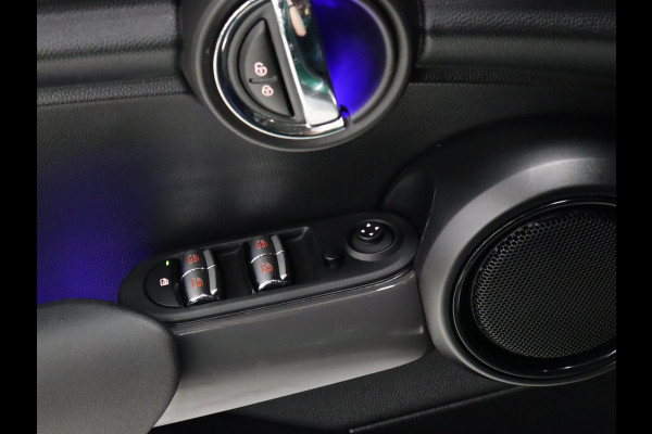 MINI Mini 1.5 Cooper Pepper [APPLE CARPLAY, SFEERVERLICHTING, CRUISE CONTROL, CLIMATE CONTROL, KEYLESS START, NAVIGATIE, NIEUWSTAAT]