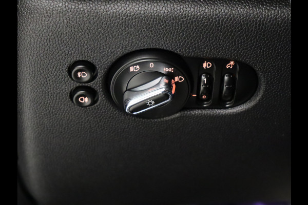 MINI Mini 1.5 Cooper Pepper [APPLE CARPLAY, SFEERVERLICHTING, CRUISE CONTROL, CLIMATE CONTROL, KEYLESS START, NAVIGATIE, NIEUWSTAAT]