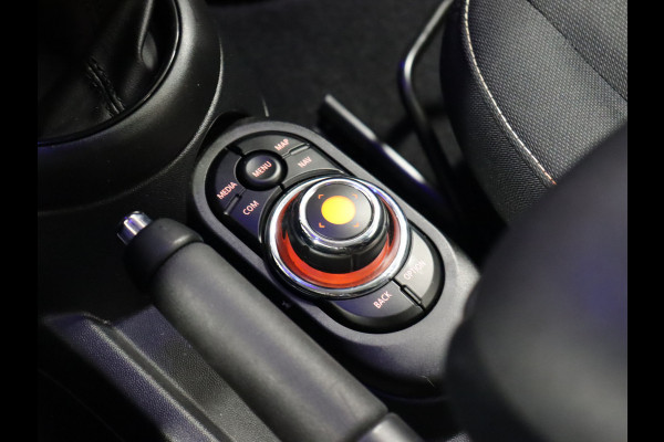 MINI Mini 1.5 Cooper Pepper [APPLE CARPLAY, SFEERVERLICHTING, CRUISE CONTROL, CLIMATE CONTROL, KEYLESS START, NAVIGATIE, NIEUWSTAAT]