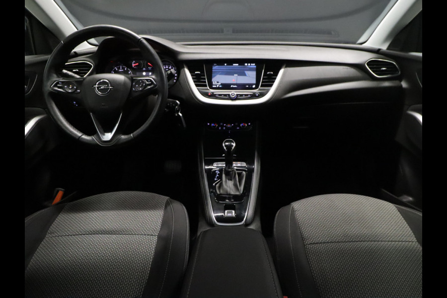 Opel Grandland X 1.2 Turbo Business Executive [APPLE CARPLAY, STUUR EN STOELVERWARMING, CLIMATE CONTROL, CRUISE CONTROL, TREKHAAK, NAVIGATIE, NIEUWSTAAT]