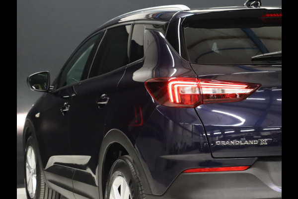 Opel Grandland X 1.2 Turbo Business Executive [APPLE CARPLAY, STUUR EN STOELVERWARMING, CLIMATE CONTROL, CRUISE CONTROL, TREKHAAK, NAVIGATIE, NIEUWSTAAT]