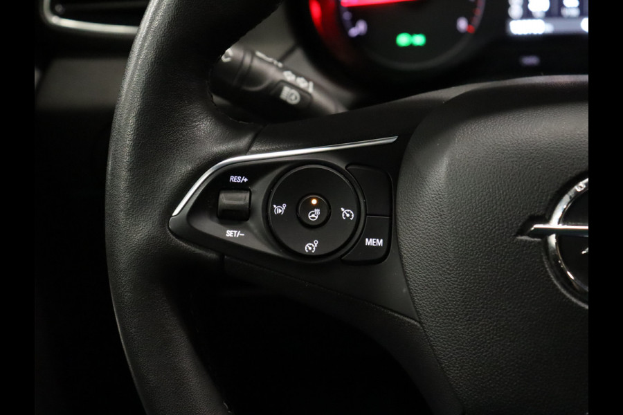 Opel Grandland X 1.2 Turbo Business Executive [APPLE CARPLAY, STUUR EN STOELVERWARMING, CLIMATE CONTROL, CRUISE CONTROL, TREKHAAK, NAVIGATIE, NIEUWSTAAT]