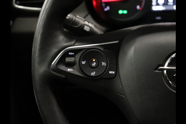 Opel Grandland X 1.2 Turbo Business Executive [APPLE CARPLAY, STUUR EN STOELVERWARMING, CLIMATE CONTROL, CRUISE CONTROL, TREKHAAK, NAVIGATIE, NIEUWSTAAT]
