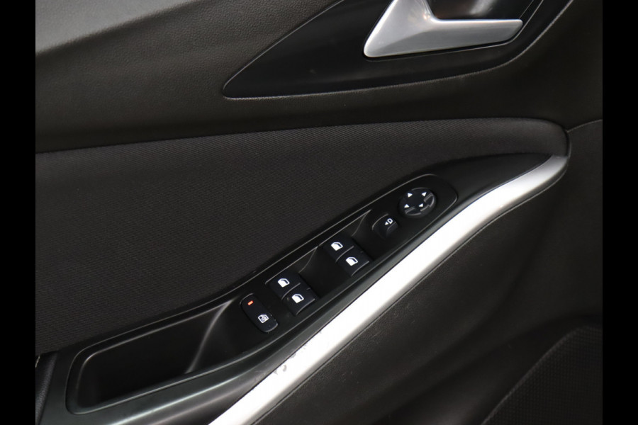 Opel Grandland X 1.2 Turbo Business Executive [APPLE CARPLAY, STUUR EN STOELVERWARMING, CLIMATE CONTROL, CRUISE CONTROL, TREKHAAK, NAVIGATIE, NIEUWSTAAT]