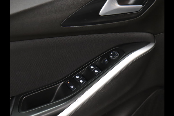 Opel Grandland X 1.2 Turbo Business Executive [APPLE CARPLAY, STUUR EN STOELVERWARMING, CLIMATE CONTROL, CRUISE CONTROL, TREKHAAK, NAVIGATIE, NIEUWSTAAT]