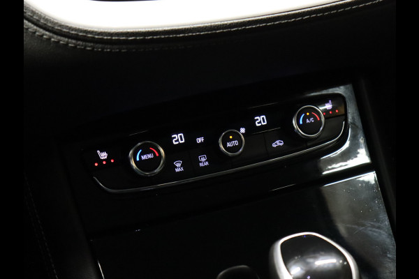 Opel Grandland X 1.2 Turbo Business Executive [APPLE CARPLAY, STUUR EN STOELVERWARMING, CLIMATE CONTROL, CRUISE CONTROL, TREKHAAK, NAVIGATIE, NIEUWSTAAT]