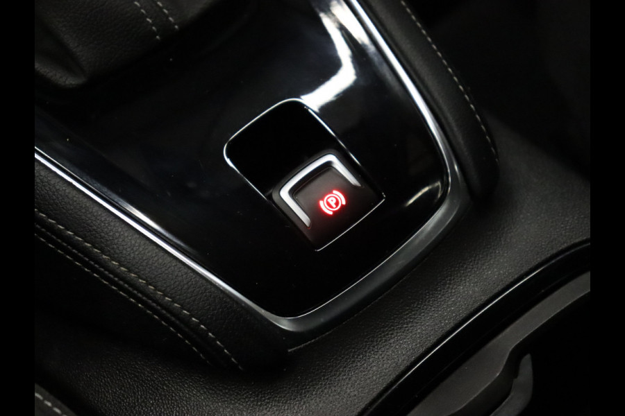 Opel Grandland X 1.2 Turbo Business Executive [APPLE CARPLAY, STUUR EN STOELVERWARMING, CLIMATE CONTROL, CRUISE CONTROL, TREKHAAK, NAVIGATIE, NIEUWSTAAT]