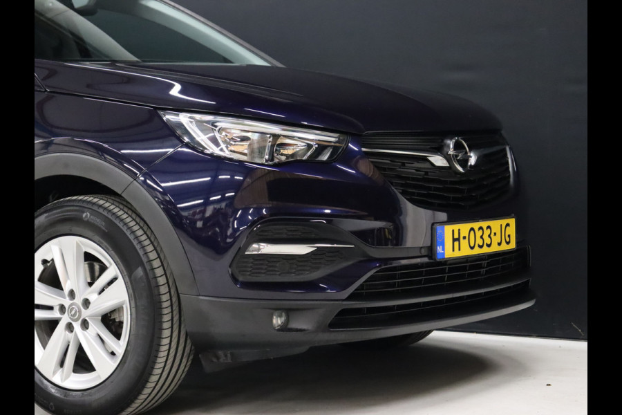 Opel Grandland X 1.2 Turbo Business Executive [APPLE CARPLAY, STUUR EN STOELVERWARMING, CLIMATE CONTROL, CRUISE CONTROL, TREKHAAK, NAVIGATIE, NIEUWSTAAT]