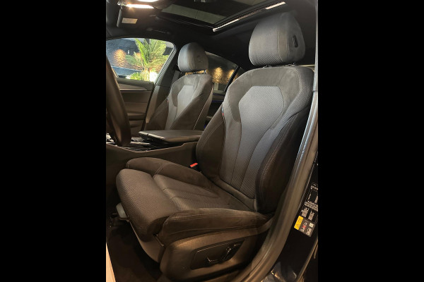 BMW 5 Serie 530e M Perfomance|PANO|FULL OPTION!