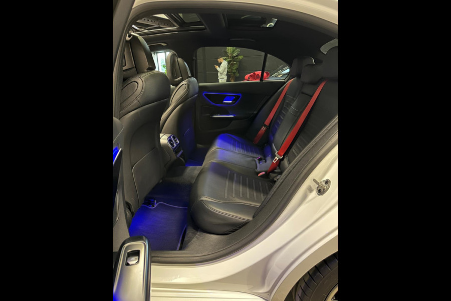 Mercedes-Benz C-Klasse 180 AMG Line|PANO|SFEER|BOMVOL