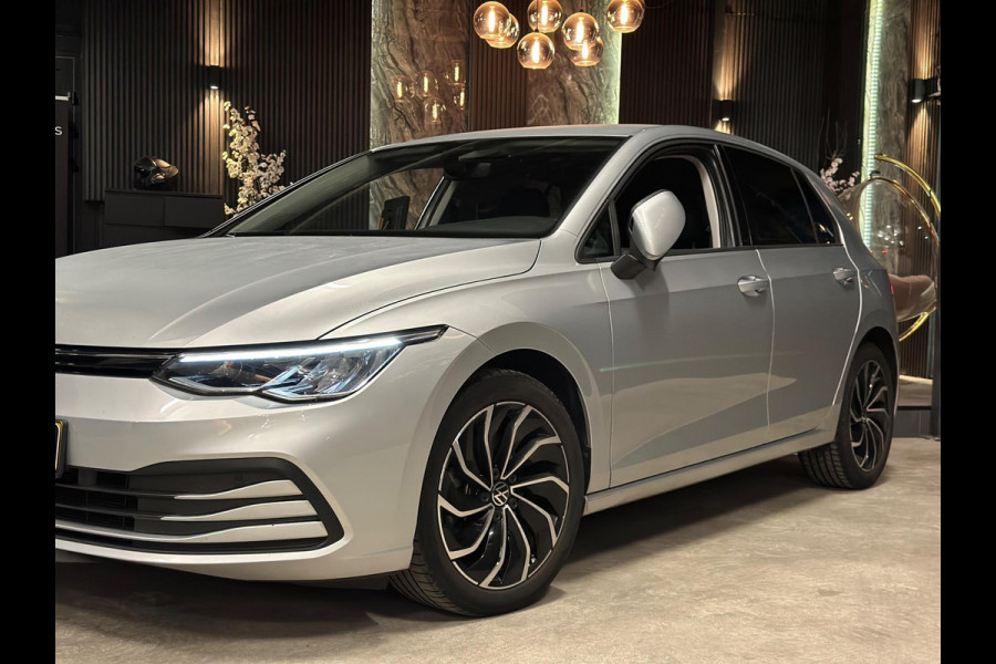 Volkswagen Golf 1.5 eTSI Style|DSG|Bomvol