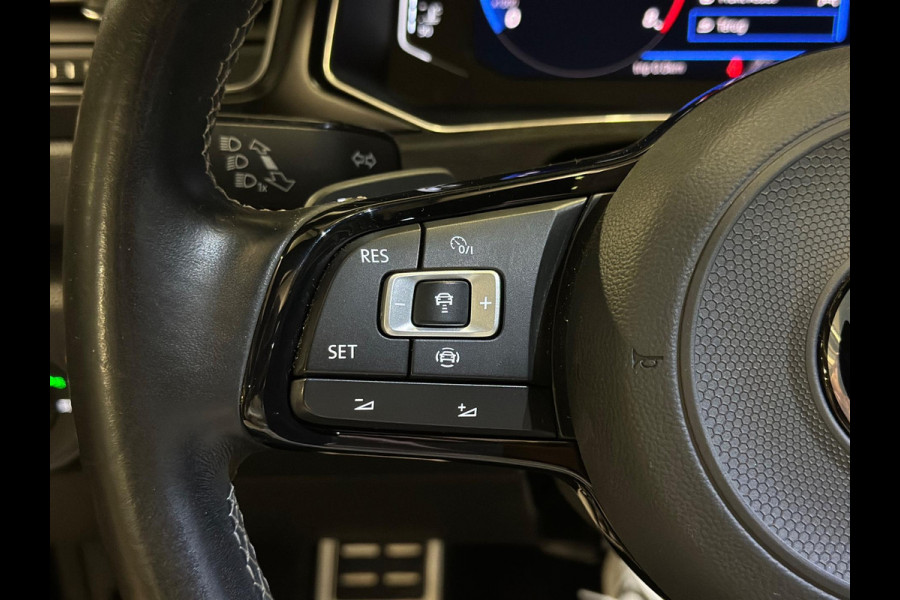 Volkswagen T-Roc 2.0 TSI 4Motion R|PANO|AKRA|FULL OPTION!