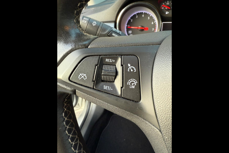 Opel Astra Sports Tourer 1.2 Edition - Camera - Navigatie - Cruise