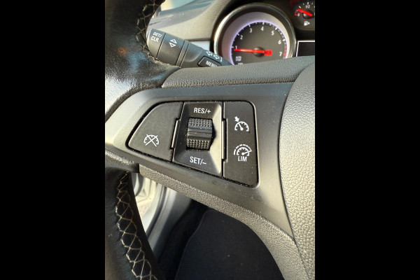 Opel Astra Sports Tourer 1.2 Edition - Camera - Navigatie - Cruise