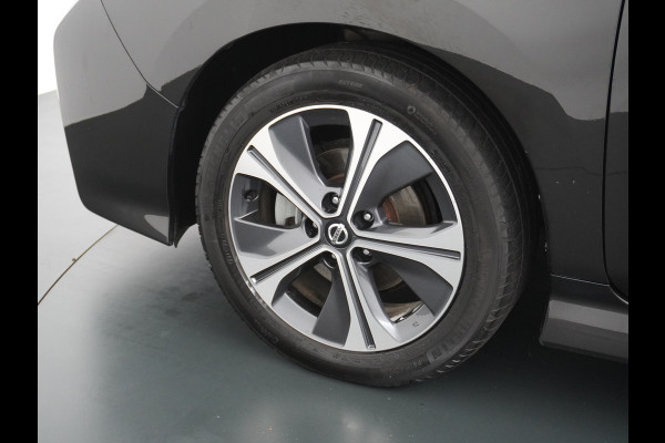 Nissan Leaf 2.ZERO EDITION 40kWh Trekhaak Adaptieve Cruise Control Navi 360°Camera Apple Carplay Android Auto Stuur+Stoelverwarming Keyless Pdc Led Bluetooth DAB Dodehoek Detector Privacy Glas Rijstrooksensor met correctie Verkeersbord detectie Origineel Nederlandse Auto