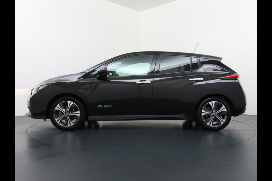 Nissan Leaf 2.ZERO EDITION 40kWh Trekhaak Adaptieve Cruise Control Navi 360°Camera Apple Carplay Android Auto Stuur+Stoelverwarming Keyless Pdc Led Bluetooth DAB Dodehoek Detector Privacy Glas Rijstrooksensor met correctie Verkeersbord detectie Origineel Nederlandse Auto