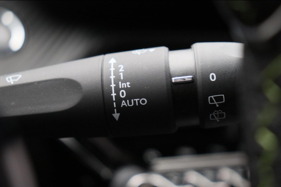 Peugeot 2008 1.2 PureTech GT-Line * Origineel Nederlands * Camera Apple carplay / Android Auto