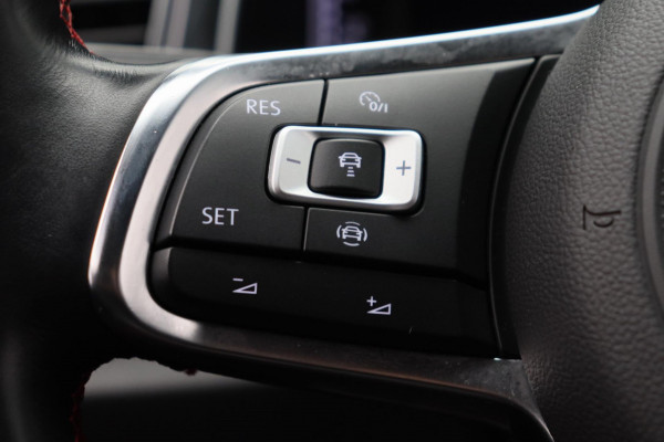 Volkswagen T-Roc 1.5 TSI Sport Business * R-Line * Carplay Adaptive-cruise Camera Navigatie
