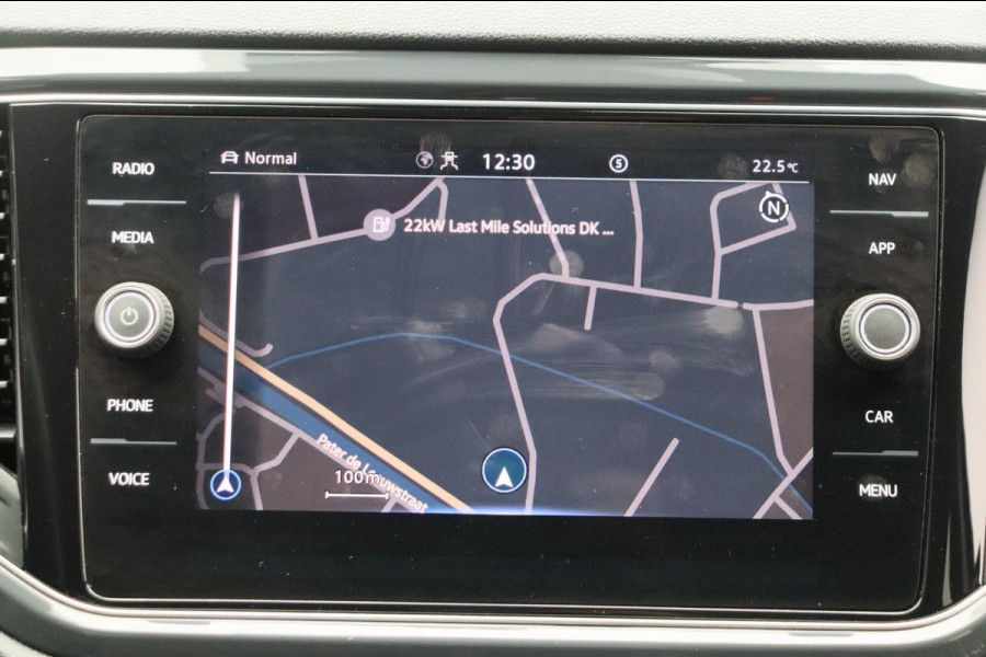 Volkswagen T-Roc 1.5 TSI Sport Business * R-Line * Carplay Adaptive-cruise Camera Navigatie