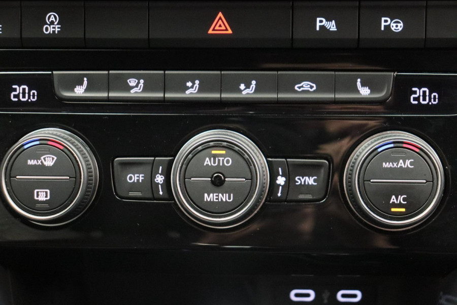 Volkswagen T-Roc 1.5 TSI Sport Business * R-Line * Carplay Adaptive-cruise Camera Navigatie