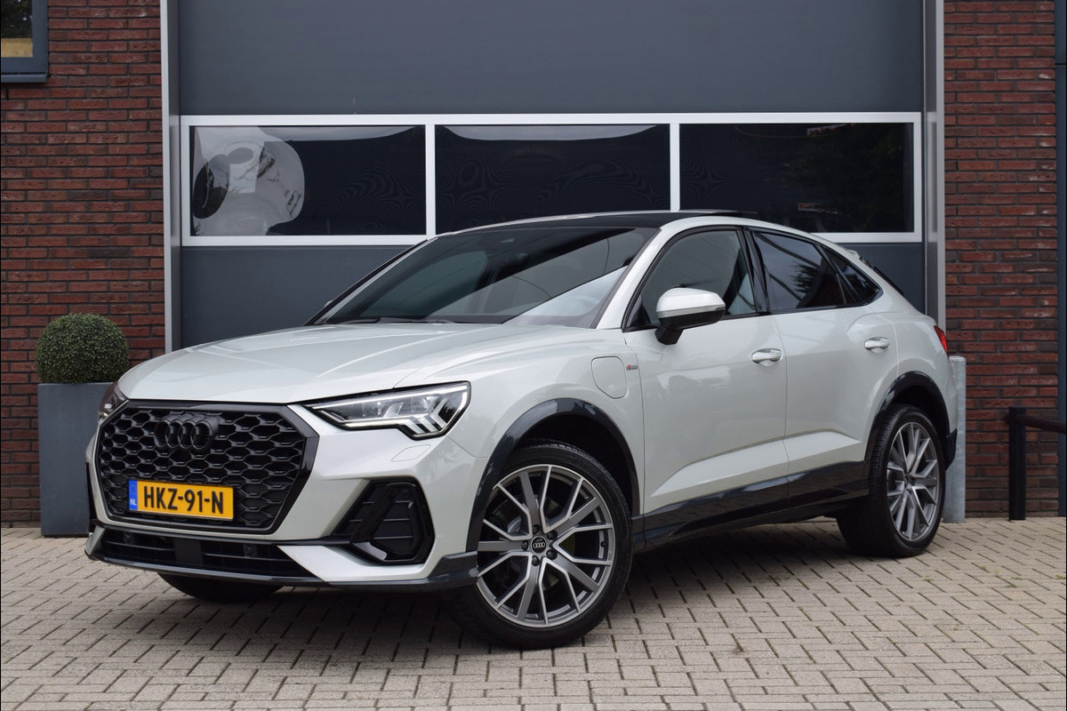 Audi Q3 Sportback 45 TFSIe S-line | Pano | Camera | 20"
