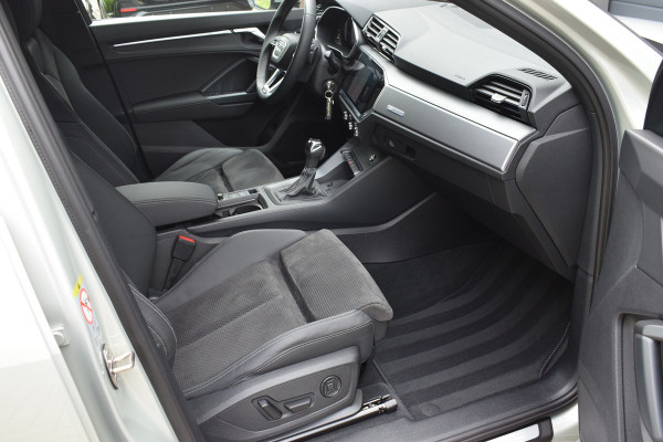 Audi Q3 Sportback 45 TFSIe S-line | Pano | Camera | 20"