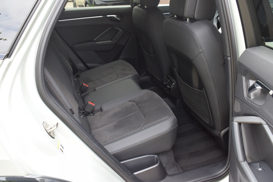 Audi Q3 Sportback 45 TFSIe S-line | Pano | Camera | 20"