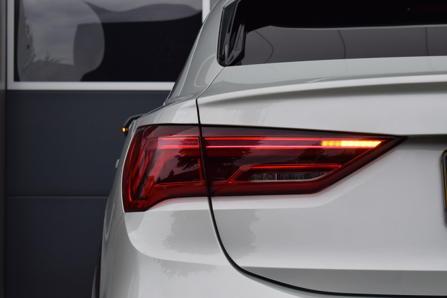 Audi Q3 Sportback 45 TFSIe S-line | Pano | Camera | 20"