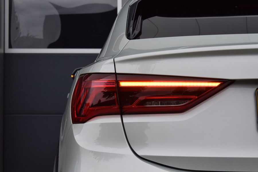 Audi Q3 Sportback 45 TFSIe S-line | Pano | Camera | 20"