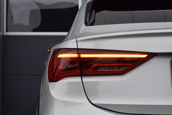 Audi Q3 Sportback 45 TFSIe S-line | Pano | Camera | 20"