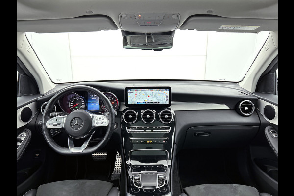 Mercedes-Benz GLC 300 e 4MATIC Business Solution AMG | Panoramadak | Lichtmetalen velgen | Navigatie | Parking support | camera achter | Inclusief 24 maanden MB Certified garantie voor Europa.