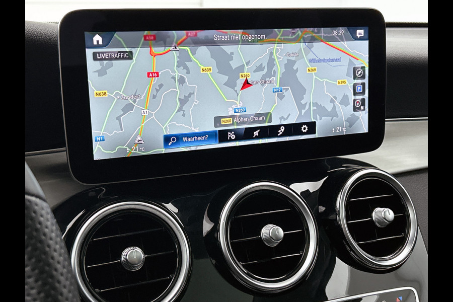 Mercedes-Benz GLC 300 e 4MATIC Business Solution AMG | Panoramadak | Lichtmetalen velgen | Navigatie | Parking support | camera achter | Inclusief 24 maanden MB Certified garantie voor Europa.