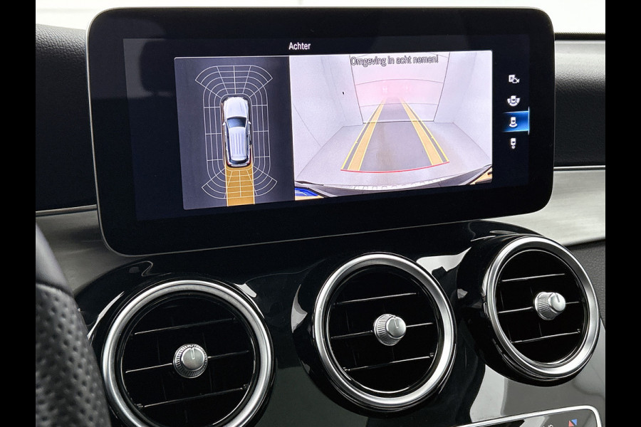 Mercedes-Benz GLC 300 e 4MATIC Business Solution AMG | Panoramadak | Lichtmetalen velgen | Navigatie | Parking support | camera achter | Inclusief 24 maanden MB Certified garantie voor Europa.