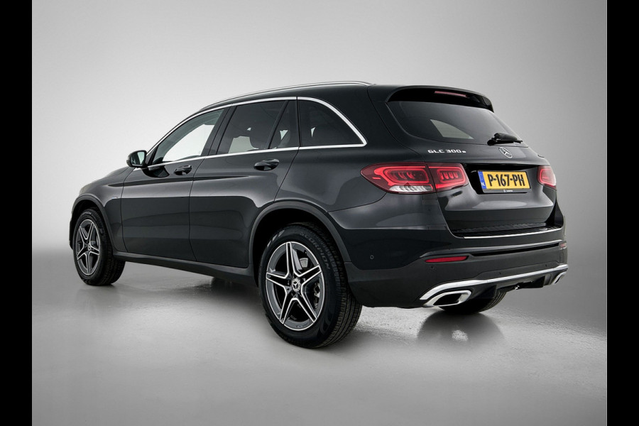 Mercedes-Benz GLC 300 e 4MATIC Business Solution AMG | Panoramadak | Lichtmetalen velgen | Navigatie | Parking support | camera achter | Inclusief 24 maanden MB Certified garantie voor Europa.