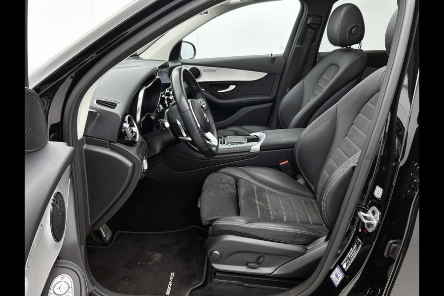 Mercedes-Benz GLC 300 e 4MATIC Business Solution AMG | Panoramadak | Lichtmetalen velgen | Navigatie | Parking support | camera achter | Inclusief 24 maanden MB Certified garantie voor Europa.