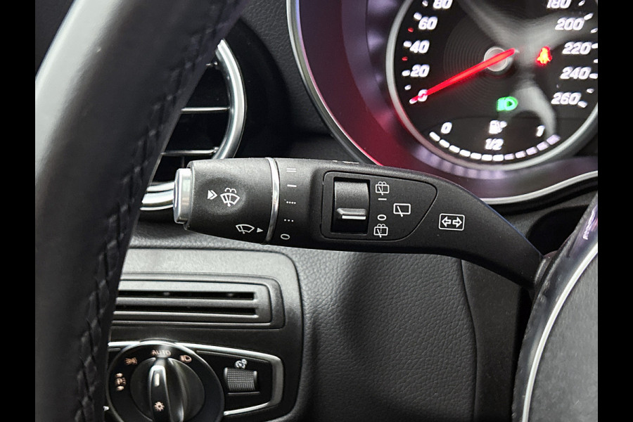 Mercedes-Benz GLC 300 e 4MATIC Business Solution AMG | Panoramadak | Lichtmetalen velgen | Navigatie | Parking support | camera achter | Inclusief 24 maanden MB Certified garantie voor Europa.